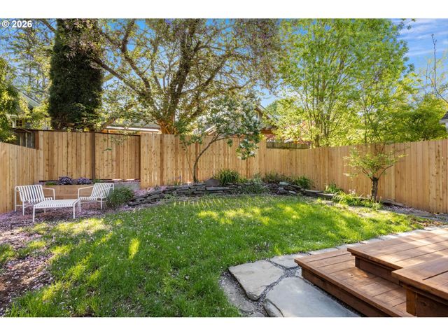 1842 Se 42ND Ave, Portland, OR 97215