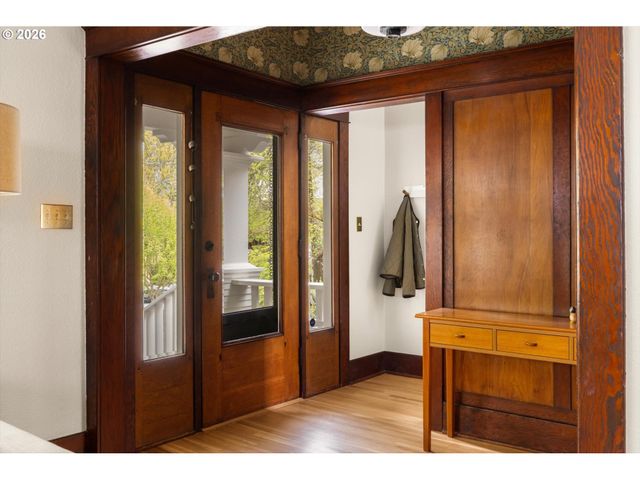 1842 Se 42ND Ave, Portland, OR 97215