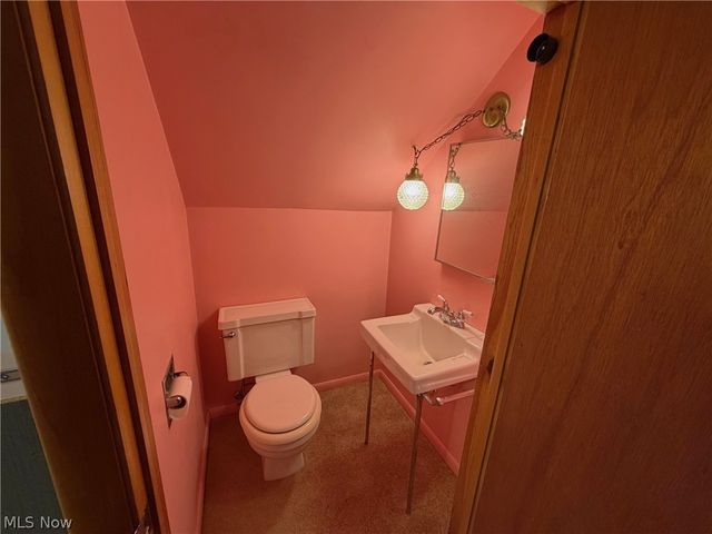 2229 Schneider Street NW, North Canton, OH 44720