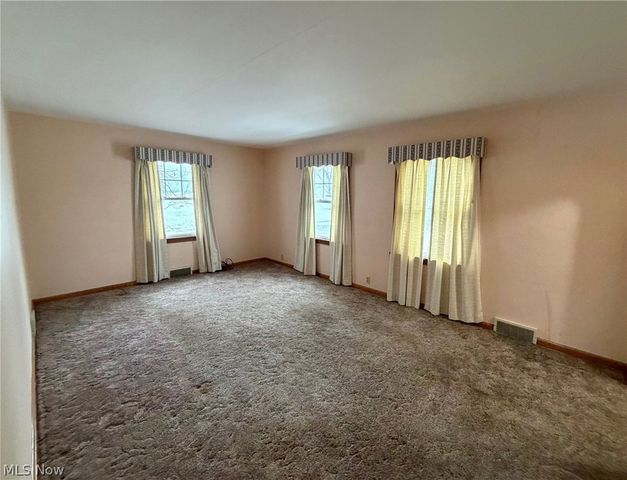 2229 Schneider Street NW, North Canton, OH 44720