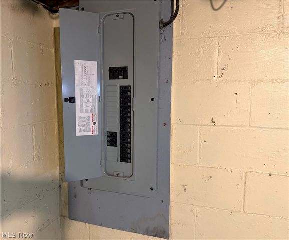 2229 Schneider Street NW, North Canton, OH 44720