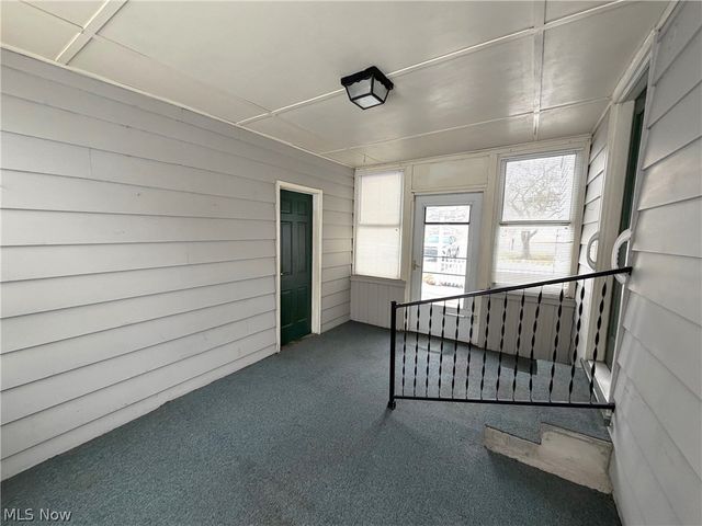 2229 Schneider Street NW, North Canton, OH 44720