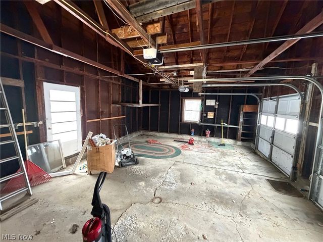 2229 Schneider Street NW, North Canton, OH 44720