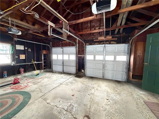 2229 Schneider Street NW, North Canton, OH 44720