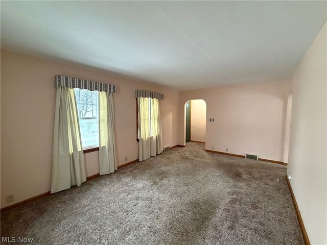 2229 Schneider Street NW, North Canton, OH 44720