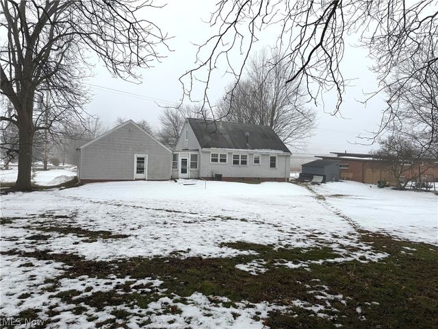 2229 Schneider Street NW, North Canton, OH 44720