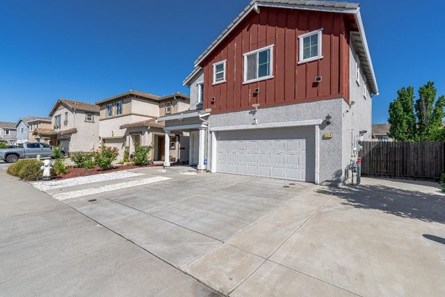 8216 Kossum Way, Elk Grove, CA 95624