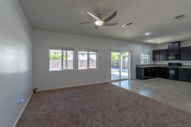 8216 Kossum Way, Elk Grove, CA 95624