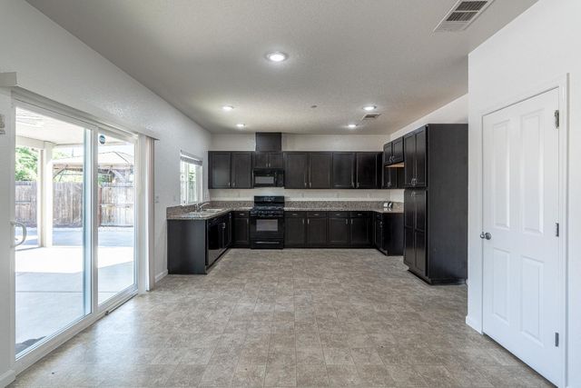 8216 Kossum Way, Elk Grove, CA 95624