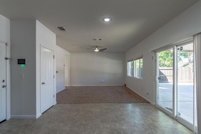 8216 Kossum Way, Elk Grove, CA 95624