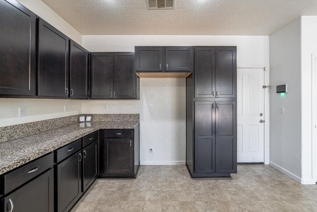 8216 Kossum Way, Elk Grove, CA 95624