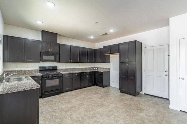 8216 Kossum Way, Elk Grove, CA 95624