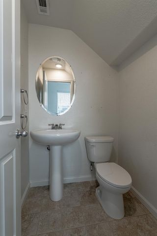 8216 Kossum Way, Elk Grove, CA 95624