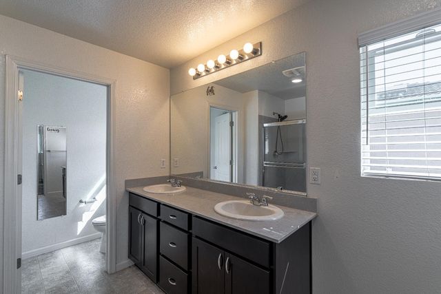 8216 Kossum Way, Elk Grove, CA 95624