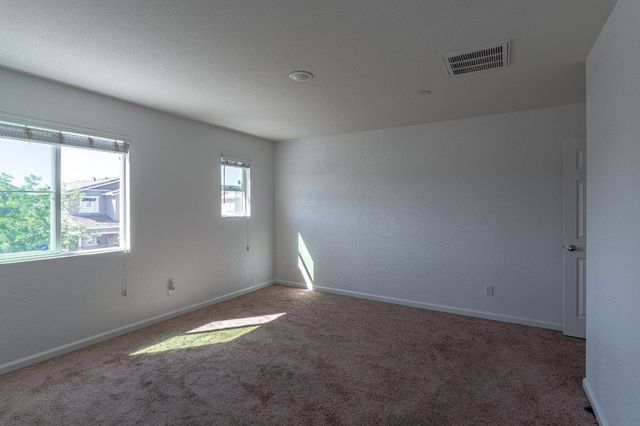 8216 Kossum Way, Elk Grove, CA 95624