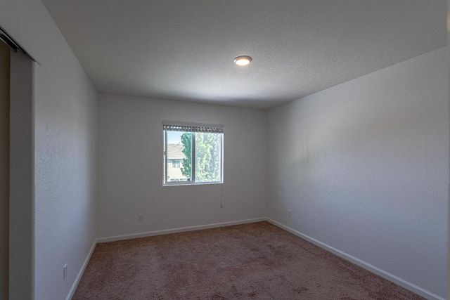 8216 Kossum Way, Elk Grove, CA 95624