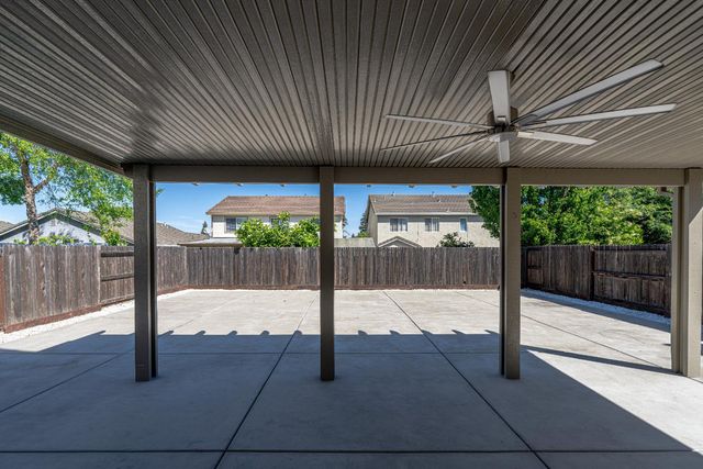 8216 Kossum Way, Elk Grove, CA 95624