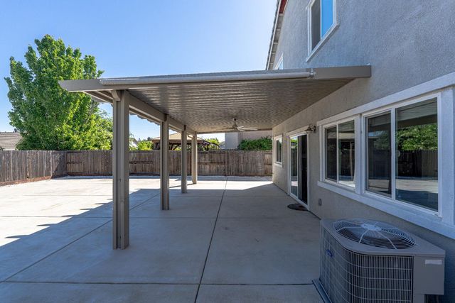 8216 Kossum Way, Elk Grove, CA 95624