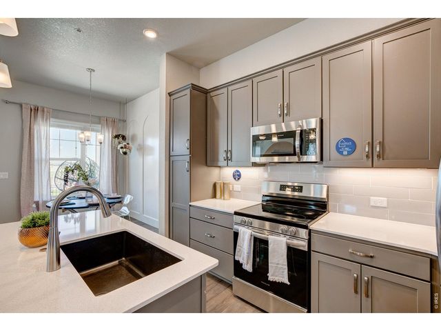 420 High Point Dr C-103, Longmont, CO 80504