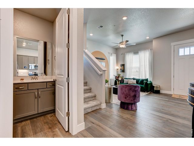 420 High Point Dr C-103, Longmont, CO 80504