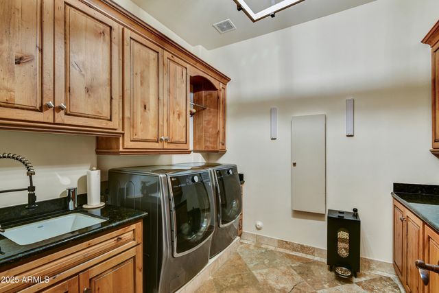 6941 E FLAT IRON Court, Gold Canyon, AZ 85118