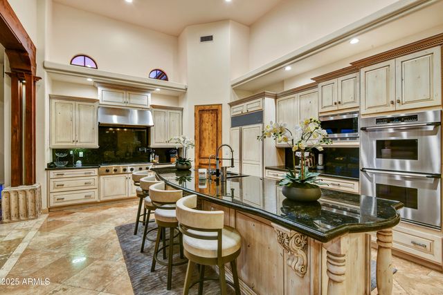 6941 E FLAT IRON Court, Gold Canyon, AZ 85118