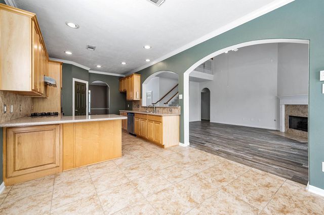 6411 Greencreek Meadows Lane, Spring, TX 77379