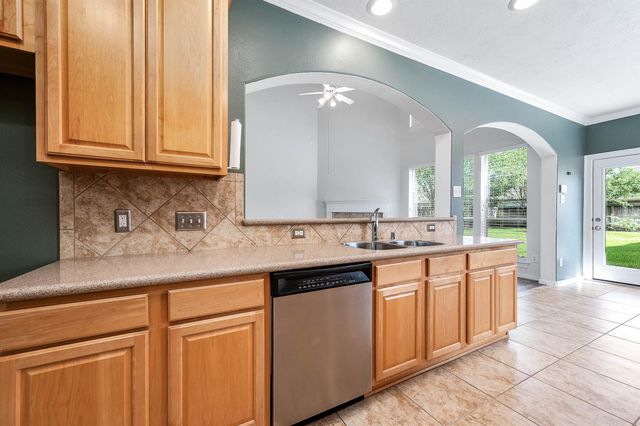 6411 Greencreek Meadows Lane, Spring, TX 77379