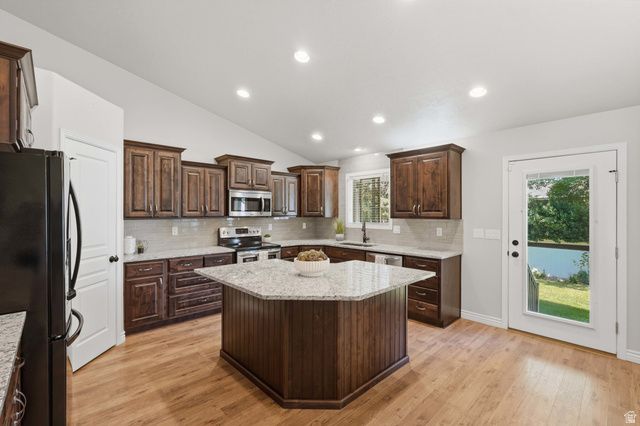 1302 W 2535 N, Clinton, UT 84015