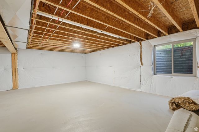 1302 W 2535 N, Clinton, UT 84015