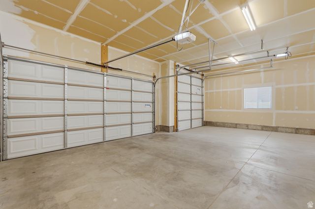 1302 W 2535 N, Clinton, UT 84015