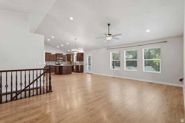 1302 W 2535 N, Clinton, UT 84015