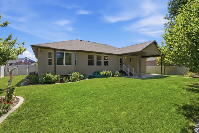 1302 W 2535 N, Clinton, UT 84015