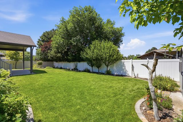 1302 W 2535 N, Clinton, UT 84015