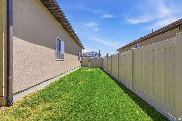 1302 W 2535 N, Clinton, UT 84015