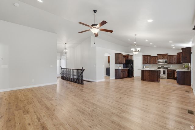 1302 W 2535 N, Clinton, UT 84015
