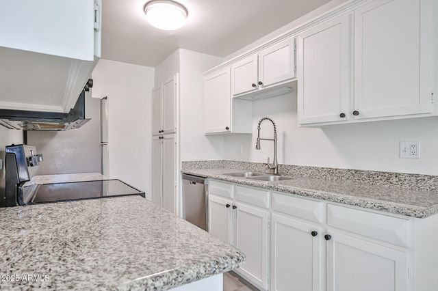 6024 W GOLDEN Lane, Glendale, AZ 85302