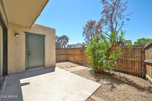 6024 W GOLDEN Lane, Glendale, AZ 85302