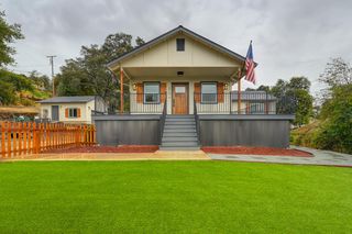 314 E Main St, Ione, CA 95640