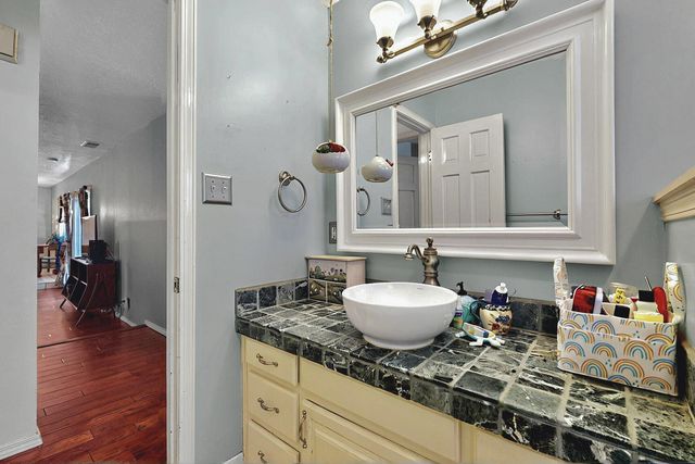 12120 Phoenix Avenue NE, Albuquerque, NM 87112