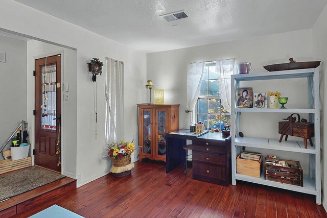 12120 Phoenix Avenue NE, Albuquerque, NM 87112