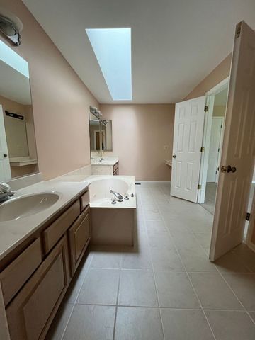 4891 Turnberry Drive, Hoffman Estates, IL 60010