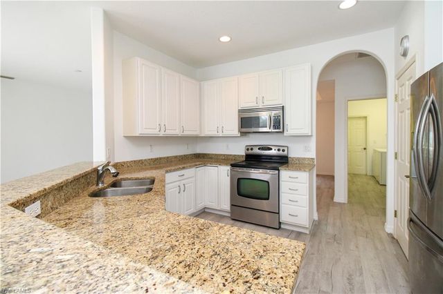 3927 Aurora CT, Naples, FL 34116