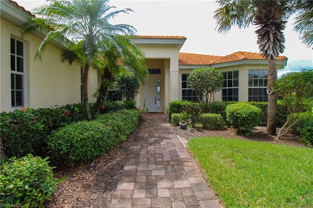 3927 Aurora CT, Naples, FL 34116