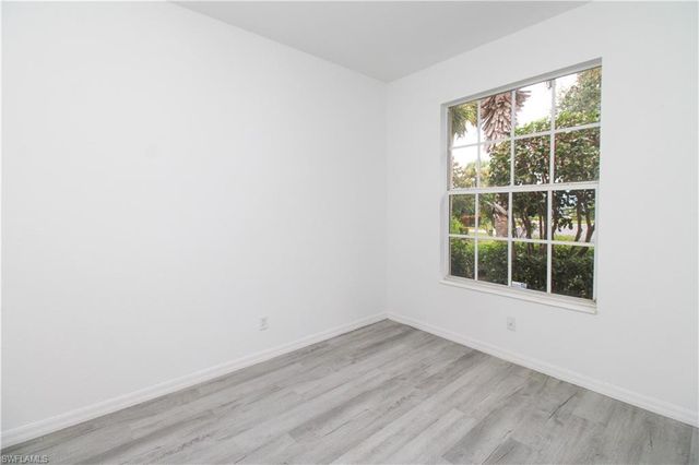 3927 Aurora CT, Naples, FL 34116