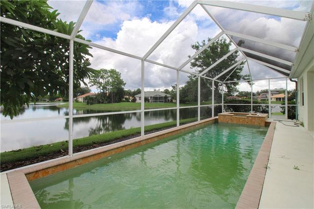 3927 Aurora CT, Naples, FL 34116