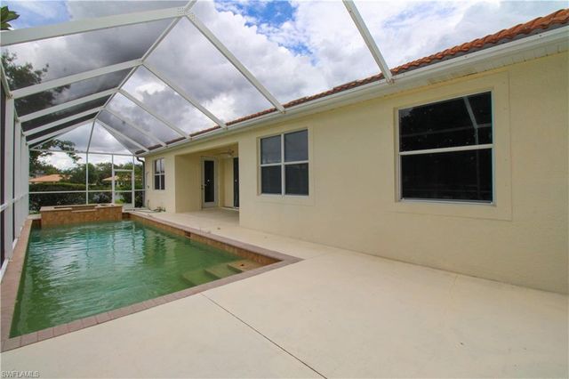 3927 Aurora CT, Naples, FL 34116