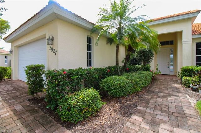 3927 Aurora CT, Naples, FL 34116