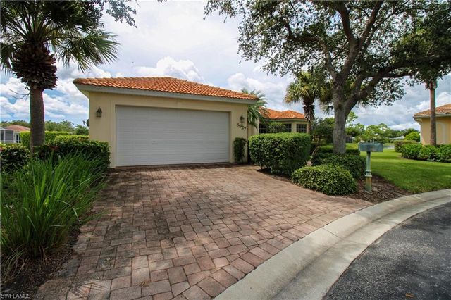 3927 Aurora CT, Naples, FL 34116