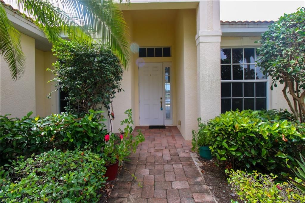3927 Aurora CT, Naples, FL 34116